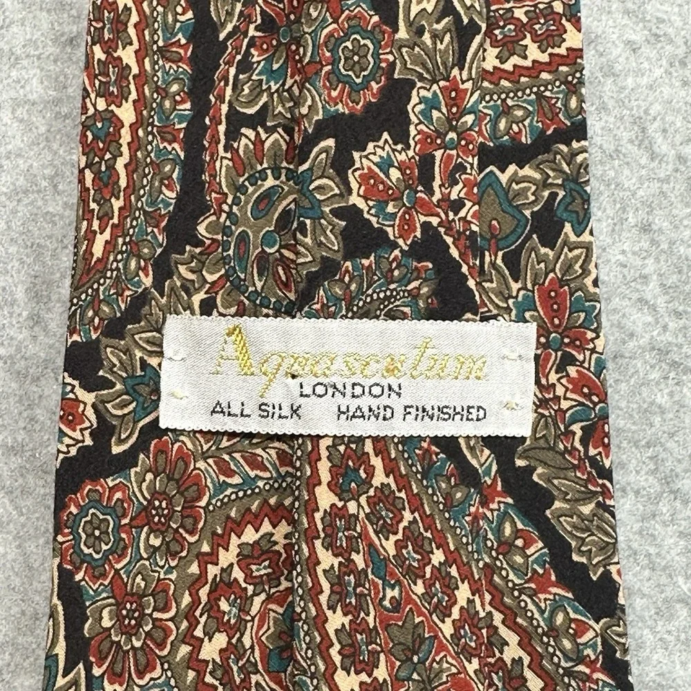Aquascutum London All Silk Paisley Floral Necktie Vintage Hand Finished 56x3.5in